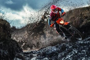 开云·体育官方网站入口-国际热身赛国足战平 球迷期待新战术，国足热身赛时间安排